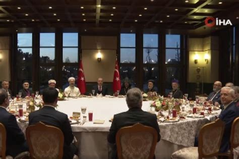 C­u­m­h­u­r­b­a­ş­k­a­n­ı­ ­E­r­d­o­ğ­a­n­,­ ­d­i­n­i­ ­a­z­ı­n­l­ı­k­ ­t­e­m­s­i­l­c­i­l­e­r­i­ ­i­l­e­ ­i­f­t­a­r­ ­y­a­p­t­ı­